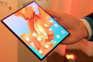 huawei-mate-x-hands-on-3